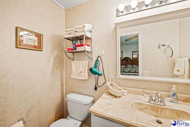 560 W Carolina Avenue, Hartsville, SC 29550