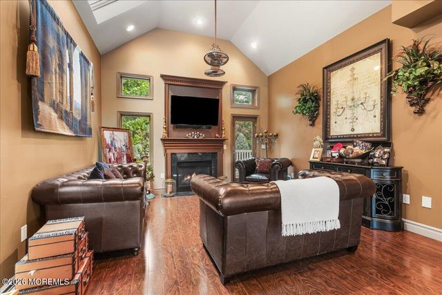 9 Landmark Lane, Marlboro, NJ 07746