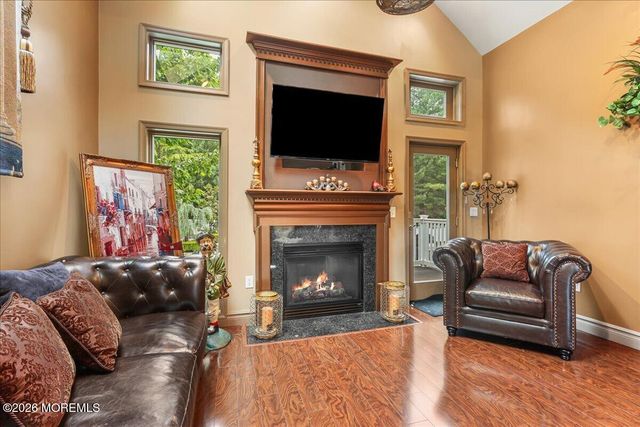 9 Landmark Lane, Marlboro, NJ 07746