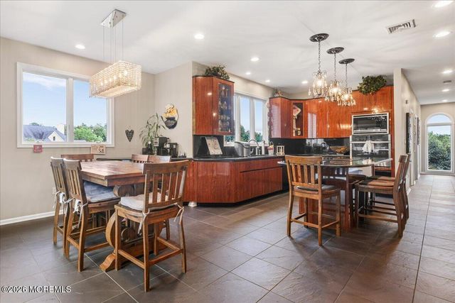 9 Landmark Lane, Marlboro, NJ 07746