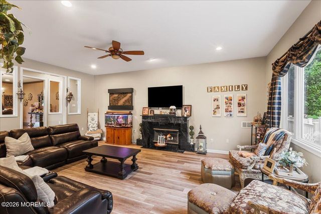 9 Landmark Lane, Marlboro, NJ 07746