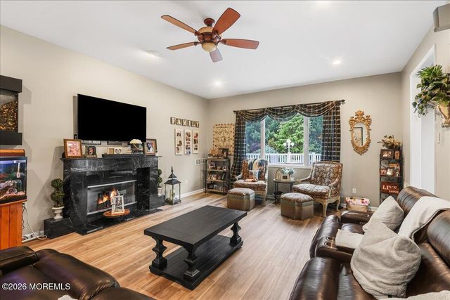 9 Landmark Lane, Marlboro, NJ 07746