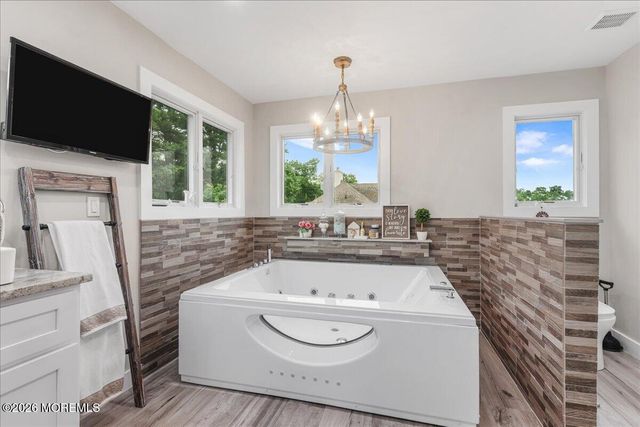 9 Landmark Lane, Marlboro, NJ 07746