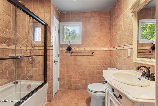 9 Landmark Lane, Marlboro, NJ 07746