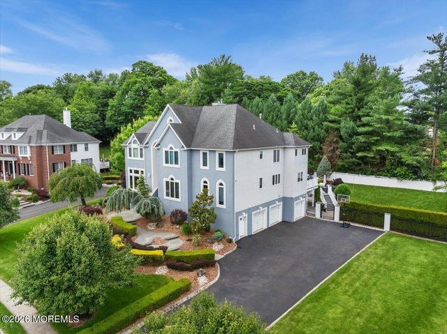 9 Landmark Lane, Marlboro, NJ 07746