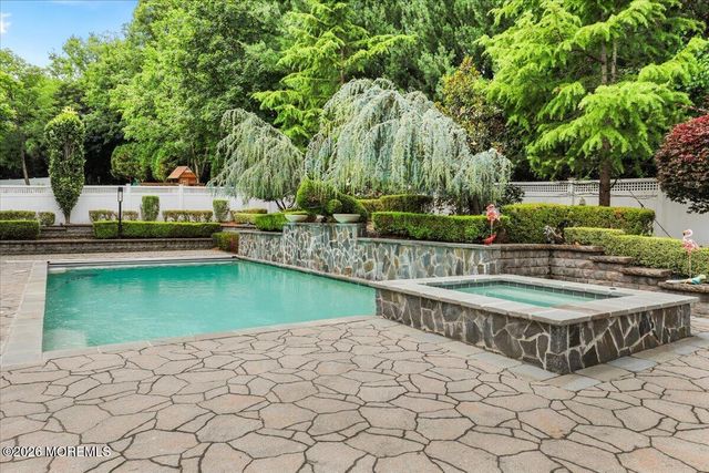 9 Landmark Lane, Marlboro, NJ 07746