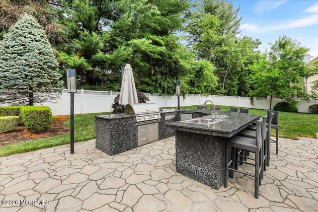 9 Landmark Lane, Marlboro, NJ 07746