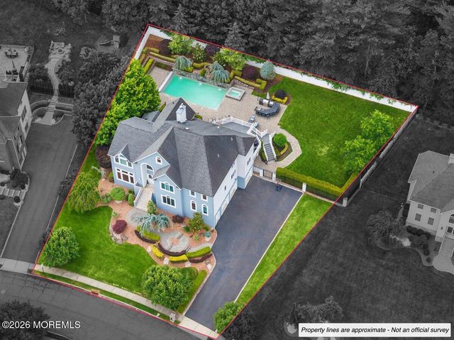 9 Landmark Lane, Marlboro, NJ 07746