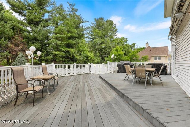 9 Landmark Lane, Marlboro, NJ 07746
