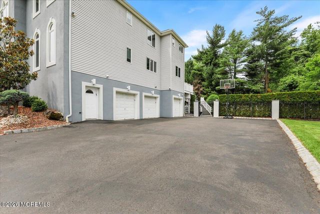 9 Landmark Lane, Marlboro, NJ 07746
