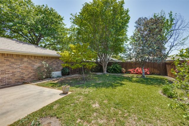 1403 Ivywood Drive, Flower Mound, TX 75028