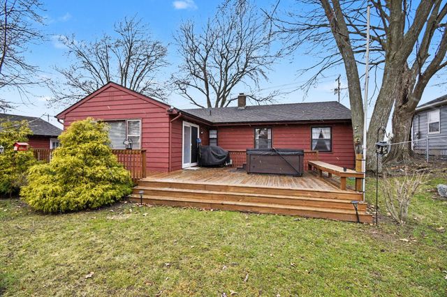 694 68th Street Sw, Byron Twp, MI 49315