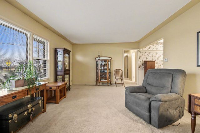 694 68th Street Sw, Byron Twp, MI 49315