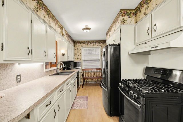 694 68th Street Sw, Byron Twp, MI 49315