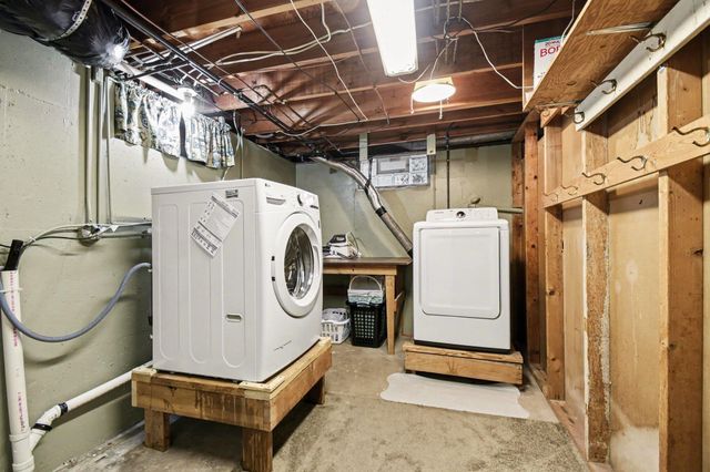 694 68th Street Sw, Byron Twp, MI 49315