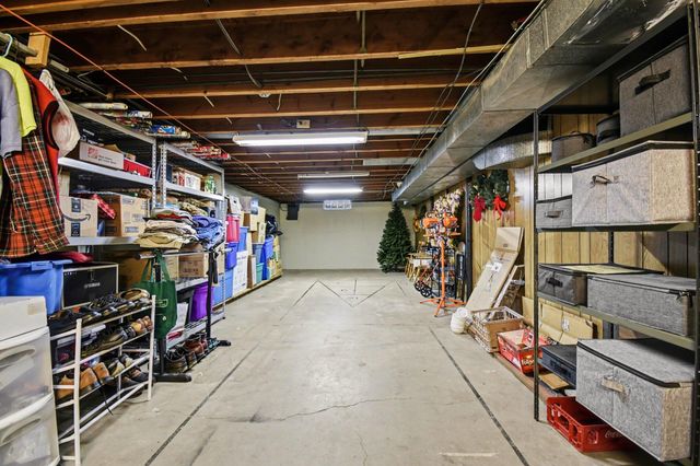 694 68th Street Sw, Byron Twp, MI 49315