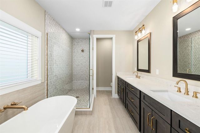 213 W GIDDENS AVENUE, Tampa, FL 33603