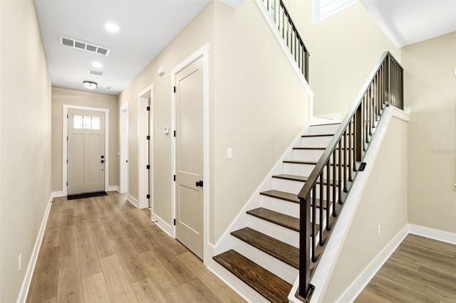 213 W GIDDENS AVENUE, Tampa, FL 33603