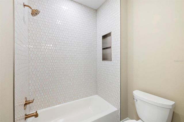 213 W GIDDENS AVENUE, Tampa, FL 33603