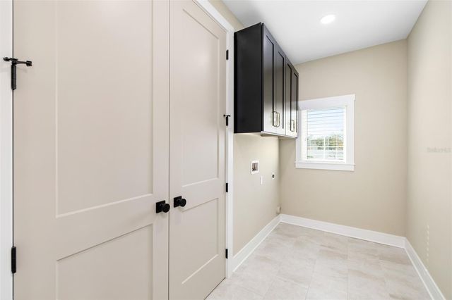 213 W GIDDENS AVENUE, Tampa, FL 33603