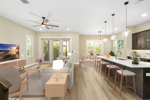 213 W GIDDENS AVENUE, Tampa, FL 33603