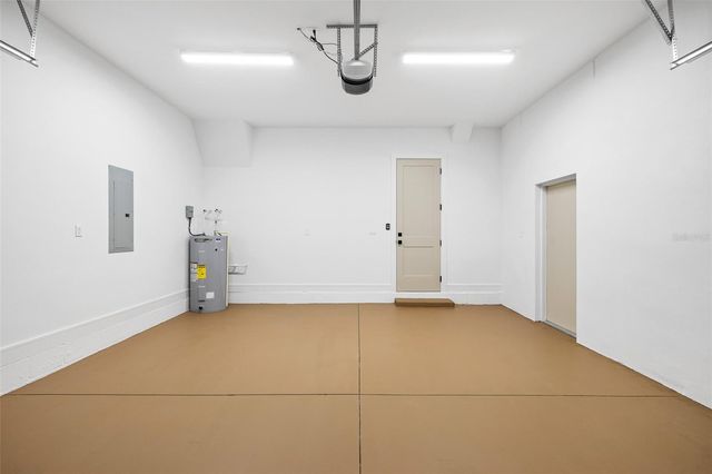 213 W GIDDENS AVENUE, Tampa, FL 33603