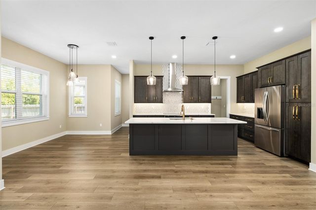 213 W GIDDENS AVENUE, Tampa, FL 33603