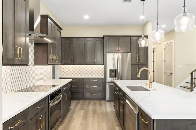 213 W GIDDENS AVENUE, Tampa, FL 33603