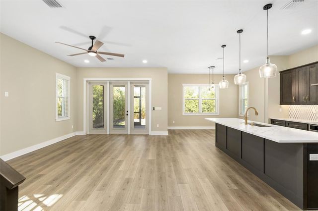 213 W GIDDENS AVENUE, Tampa, FL 33603