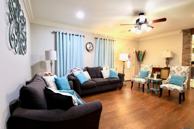 14482 Bon Dickey Dr, Baton Rouge, LA 70818