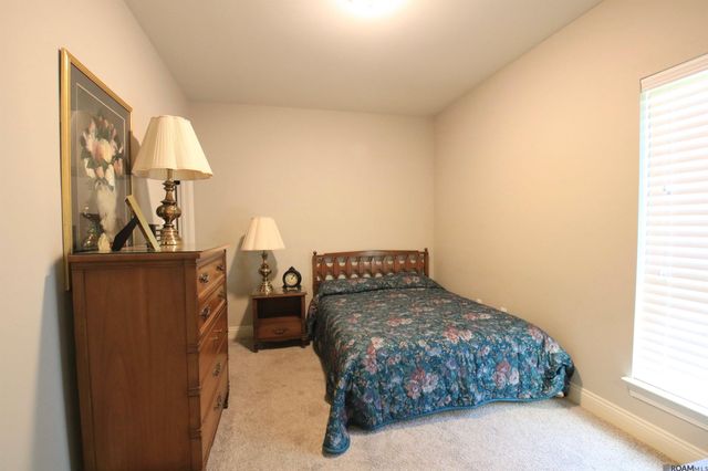 14482 Bon Dickey Dr, Baton Rouge, LA 70818