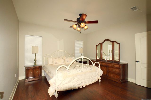 14482 Bon Dickey Dr, Baton Rouge, LA 70818