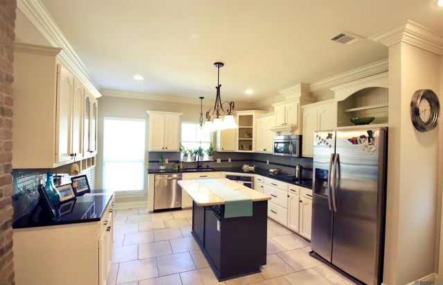 14482 Bon Dickey Dr, Baton Rouge, LA 70818