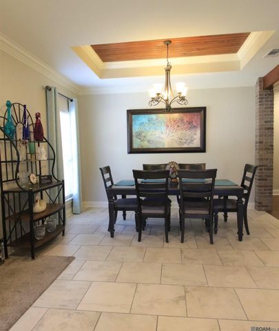 14482 Bon Dickey Dr, Baton Rouge, LA 70818