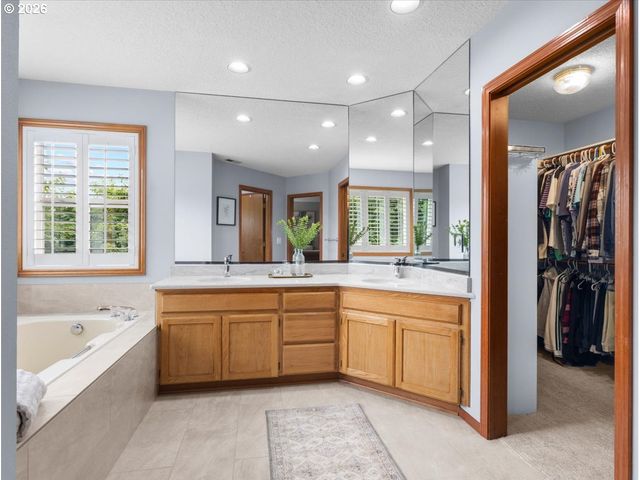 20515 Sw KAWANDA Ct, Tualatin, OR 97062