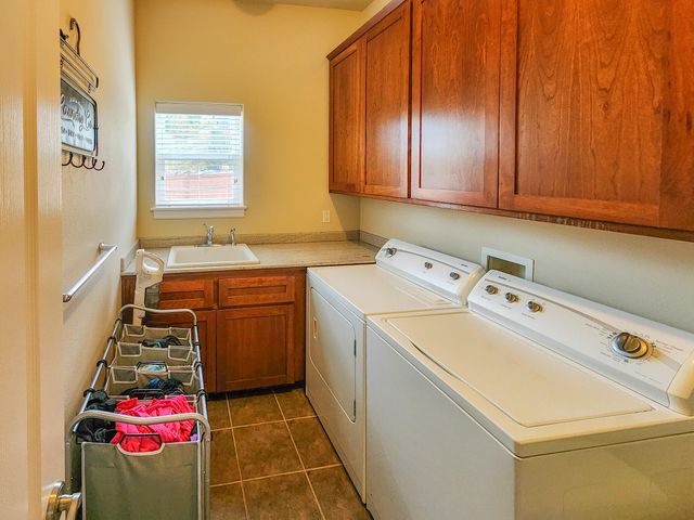 2568 SE Coriander Way, Grants Pass, OR 97527