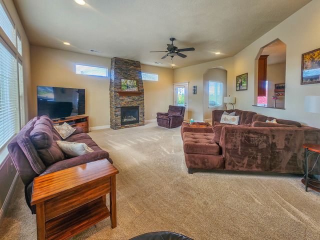 2568 SE Coriander Way, Grants Pass, OR 97527