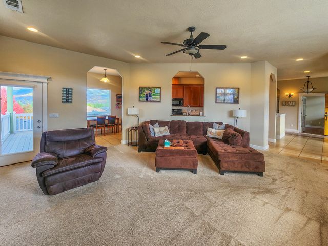 2568 SE Coriander Way, Grants Pass, OR 97527