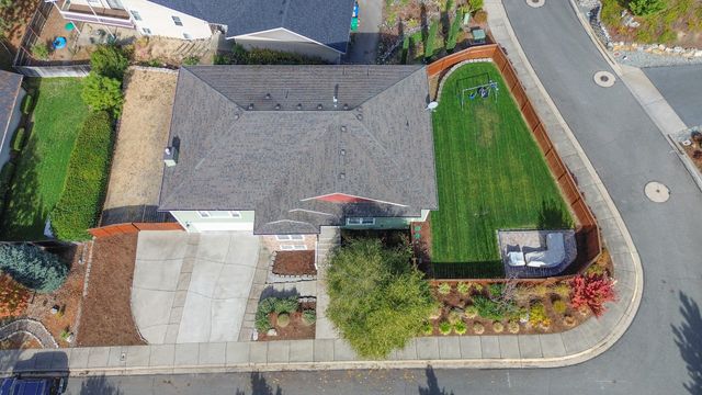 2568 SE Coriander Way, Grants Pass, OR 97527