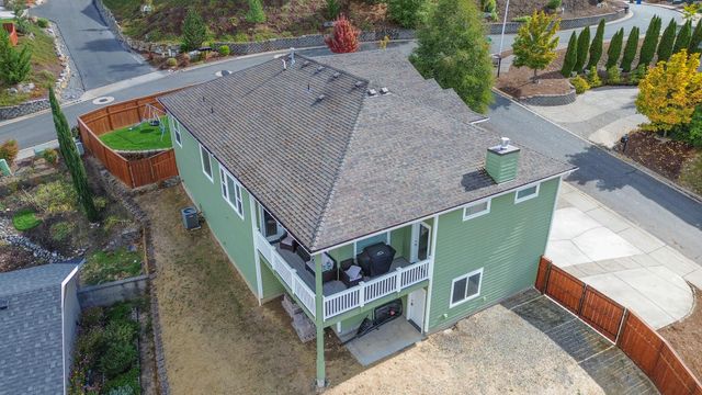 2568 SE Coriander Way, Grants Pass, OR 97527