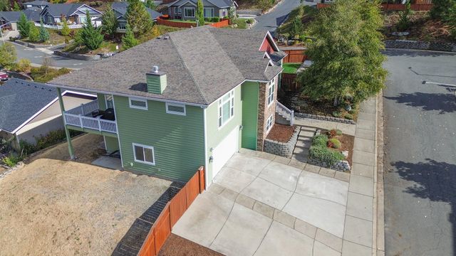 2568 SE Coriander Way, Grants Pass, OR 97527