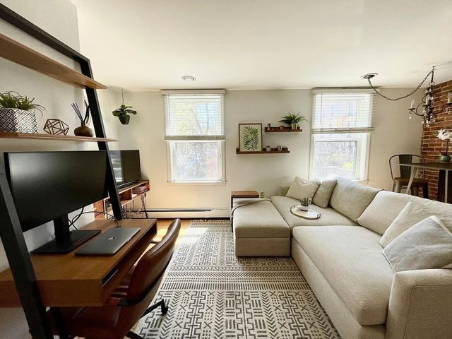 4 Derne St 3, Boston, MA 02114