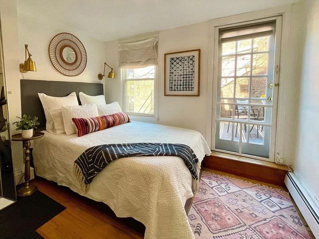 4 Derne St 3, Boston, MA 02114