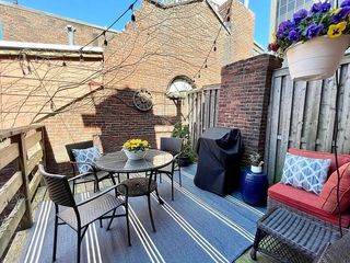 4 Derne St 3, Boston, MA 02114
