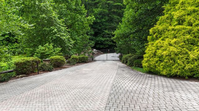 365 Big Bear Trail 25, Zirconia, NC 28790