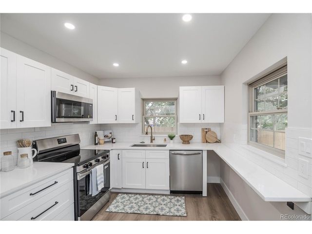 306 E Maplewood Ave, Littleton, CO 80121