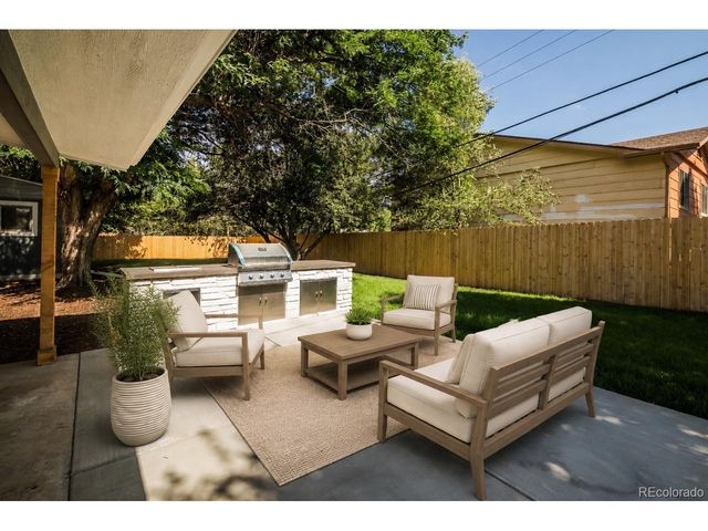 306 E Maplewood Ave, Littleton, CO 80121