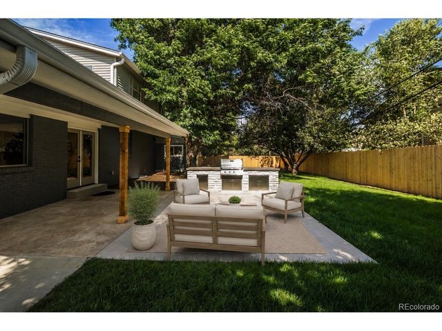 306 E Maplewood Ave, Littleton, CO 80121
