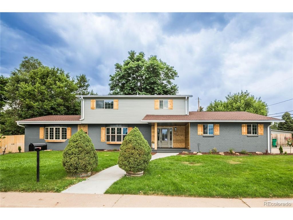 306 E Maplewood Ave, Littleton, CO 80121