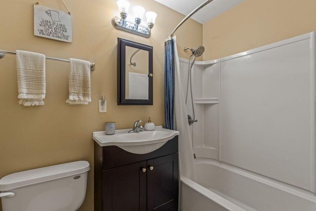 1011 E Wabash AVENUE, Waukesha, WI 53186